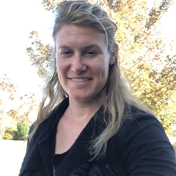 Meet your Posher, Elissa - Picture 1 of 1